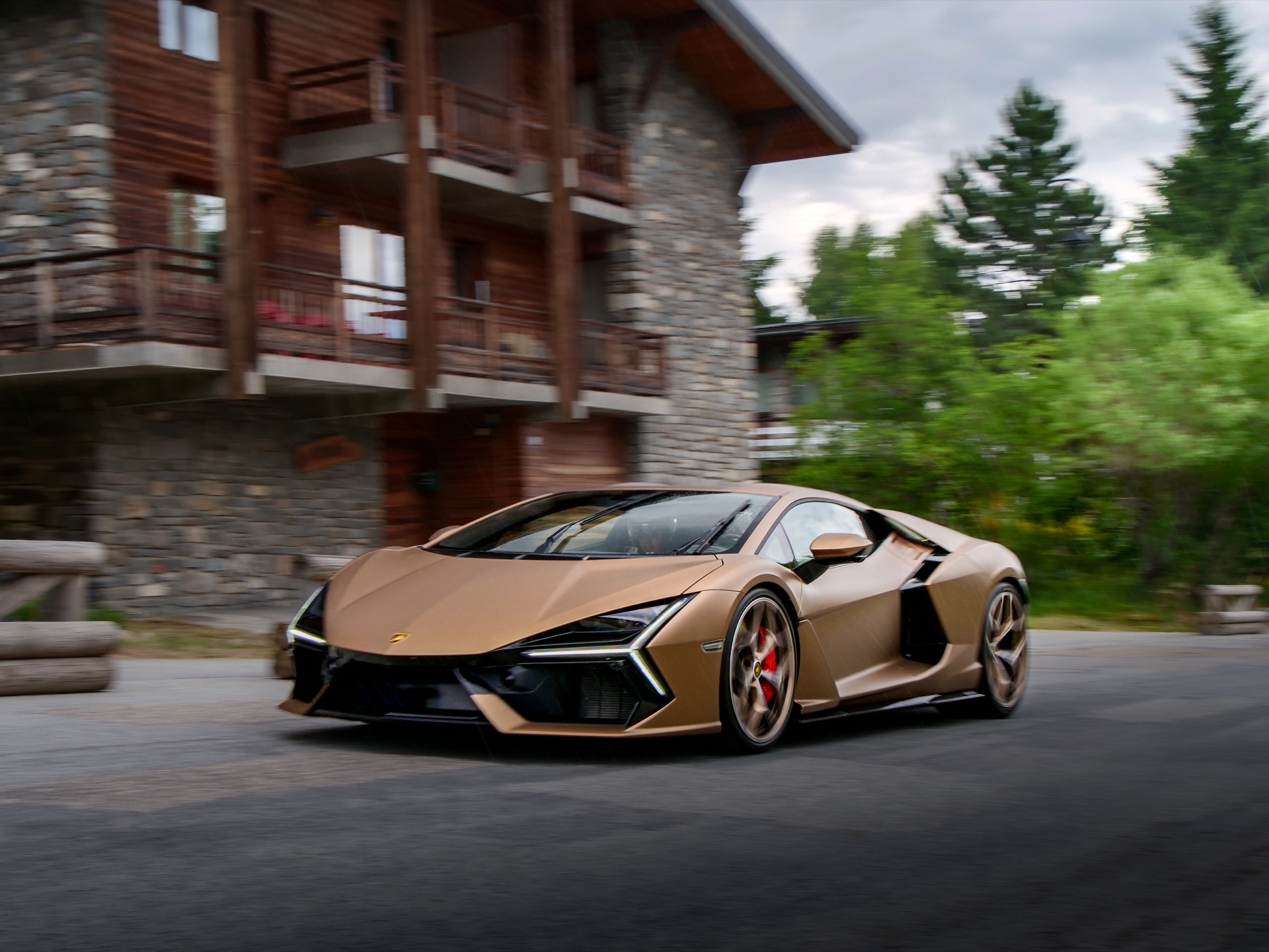 Lamborghini Revuelto